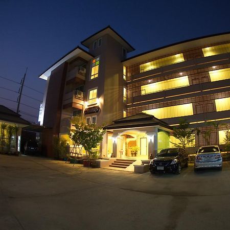 Baan Sanpoom Hotel Phitszanulok Kültér fotó