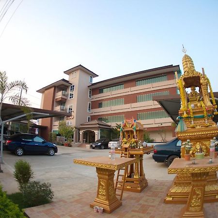 Baan Sanpoom Hotel Phitszanulok Kültér fotó