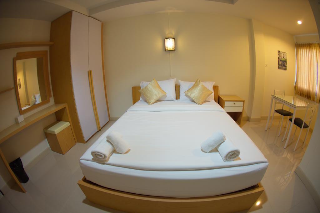 Baan Sanpoom Hotel Phitszanulok Kültér fotó