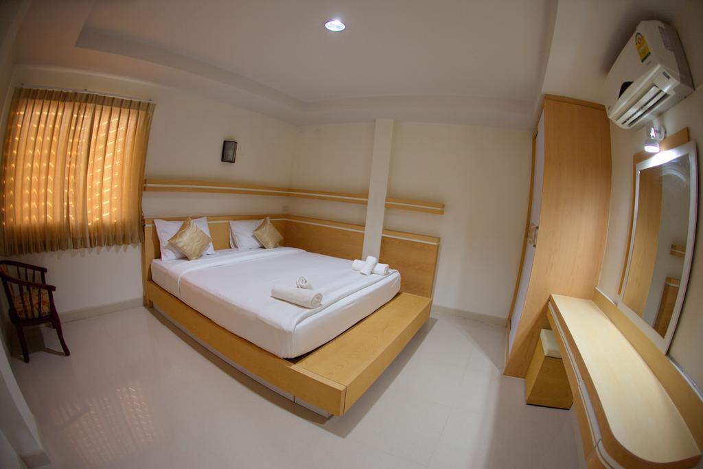 Baan Sanpoom Hotel Phitszanulok Kültér fotó