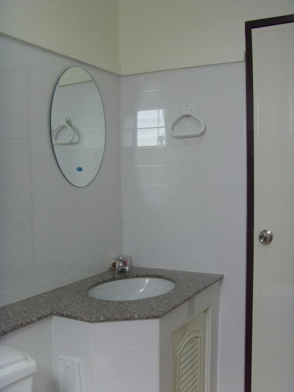 Baan Sanpoom Hotel Phitszanulok Szoba fotó