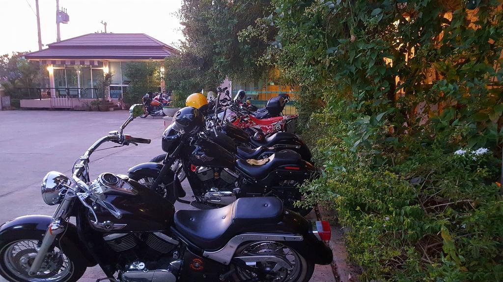 Baan Sanpoom Hotel Phitszanulok Kültér fotó